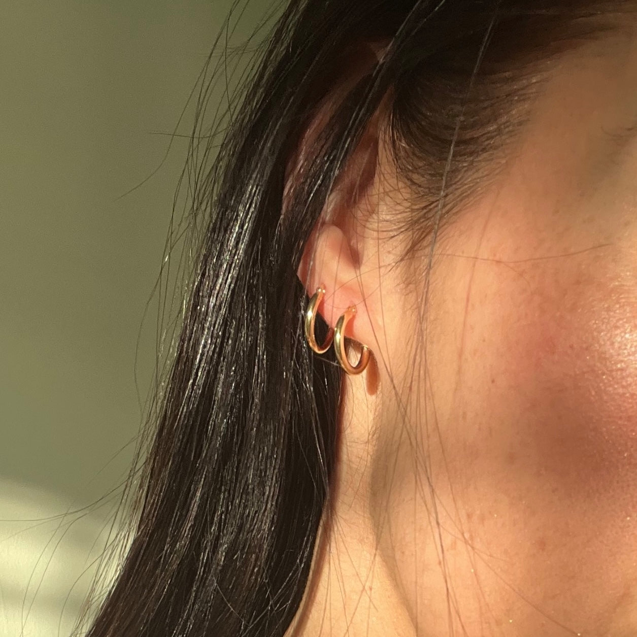 14ct gold hoops image 1