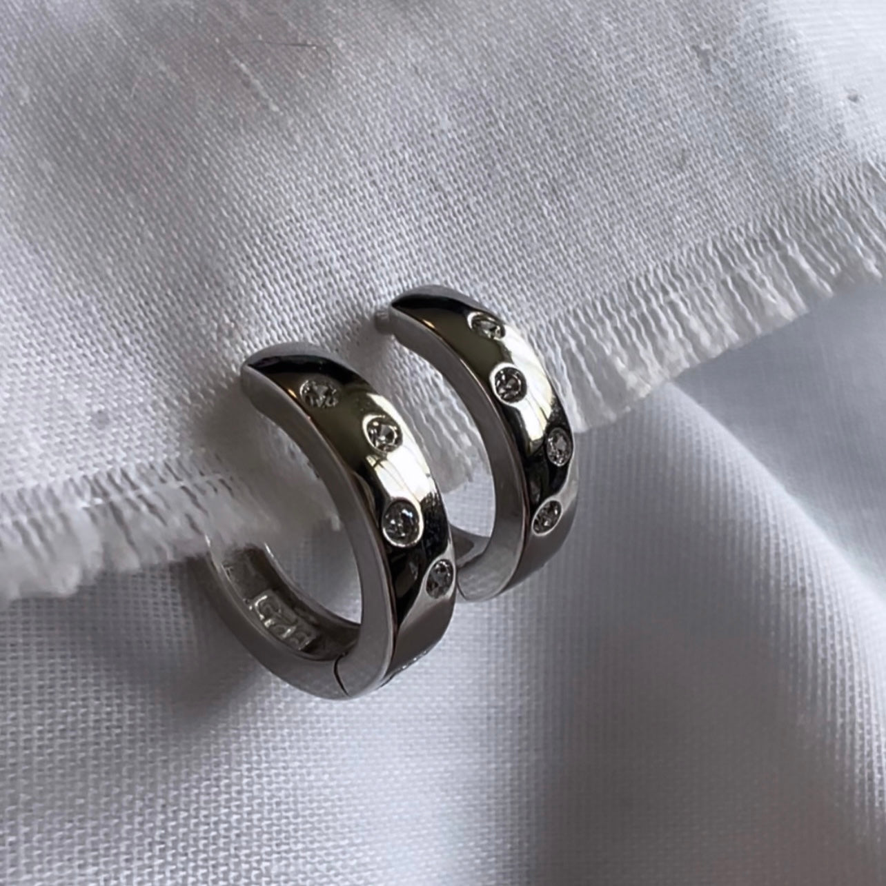 Silver Etoile Huggies image 0