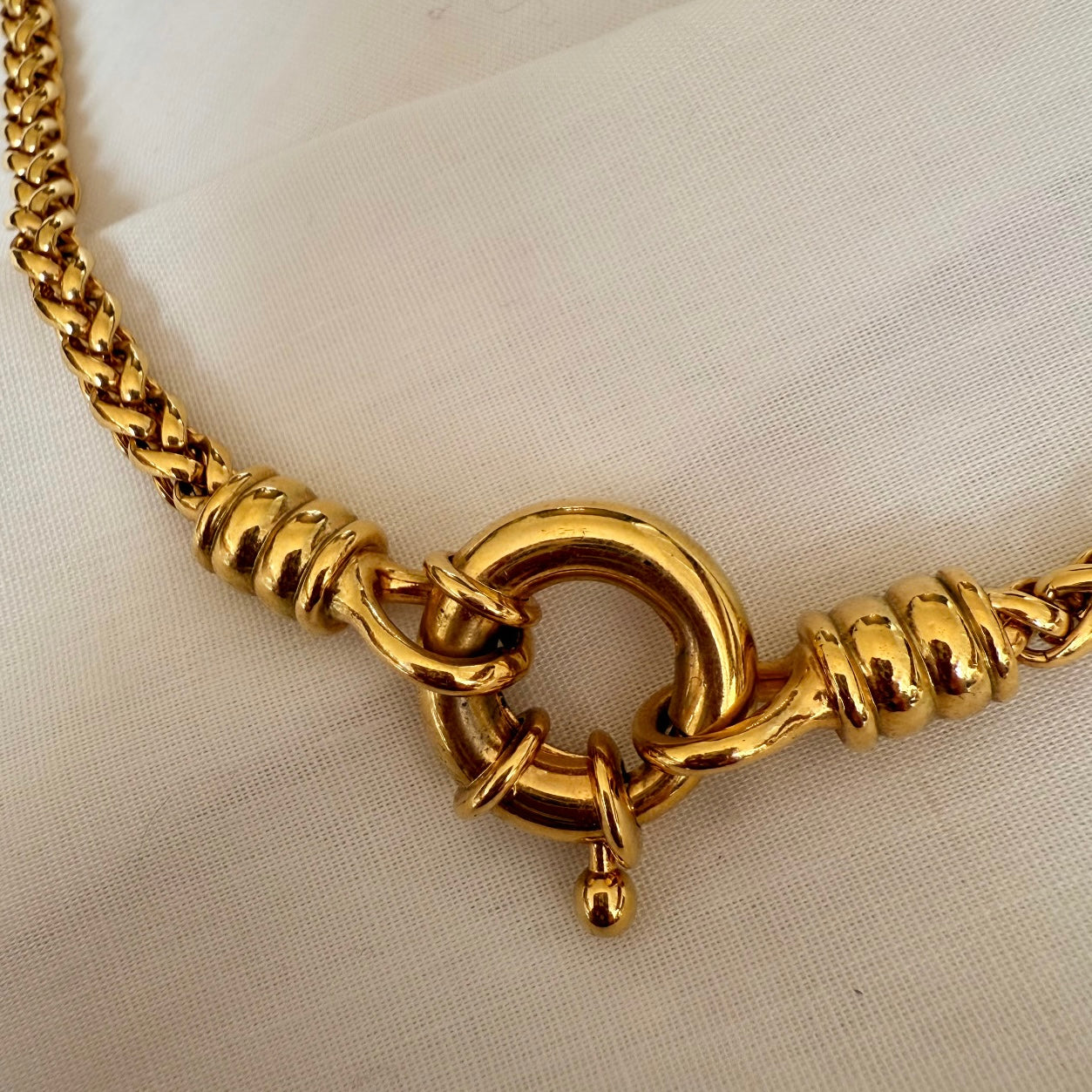 18ct gold plated jumbo bolt ring chain image 2