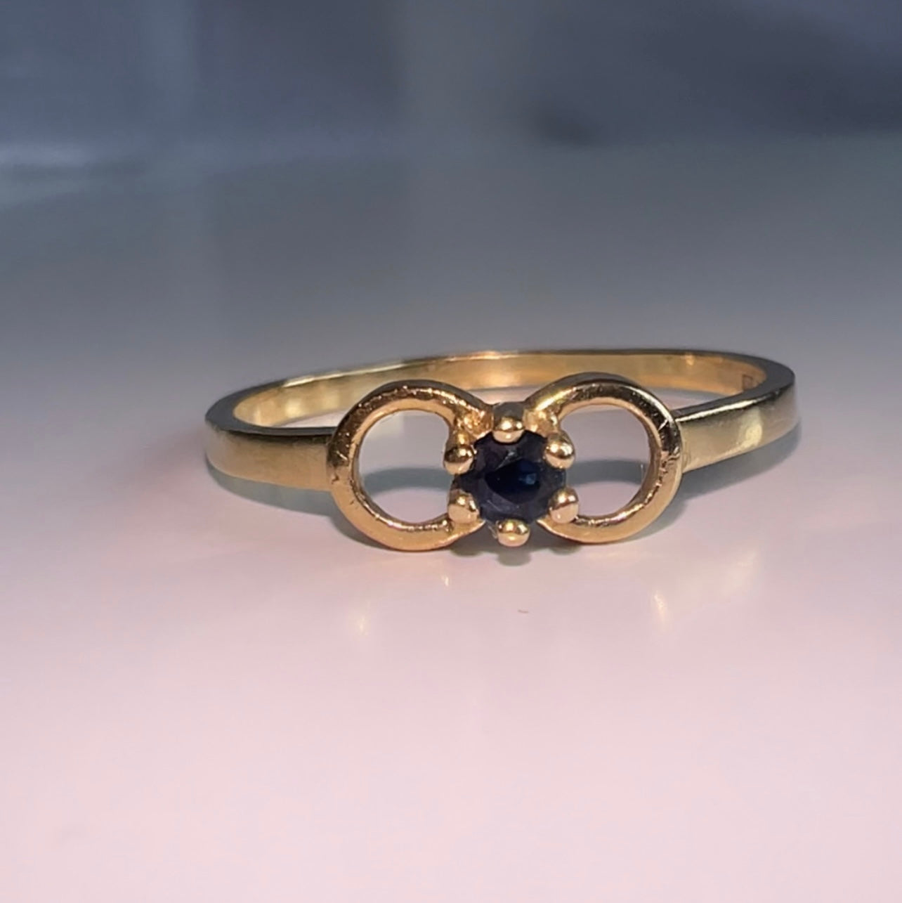 Vintage 9ct Gold Sapphire Ring image 2