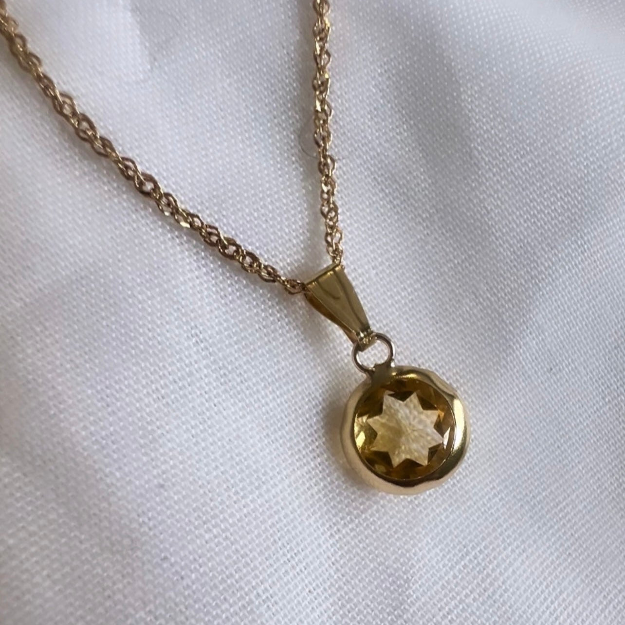 Vintage 9ct gold Citrine pendant image 0