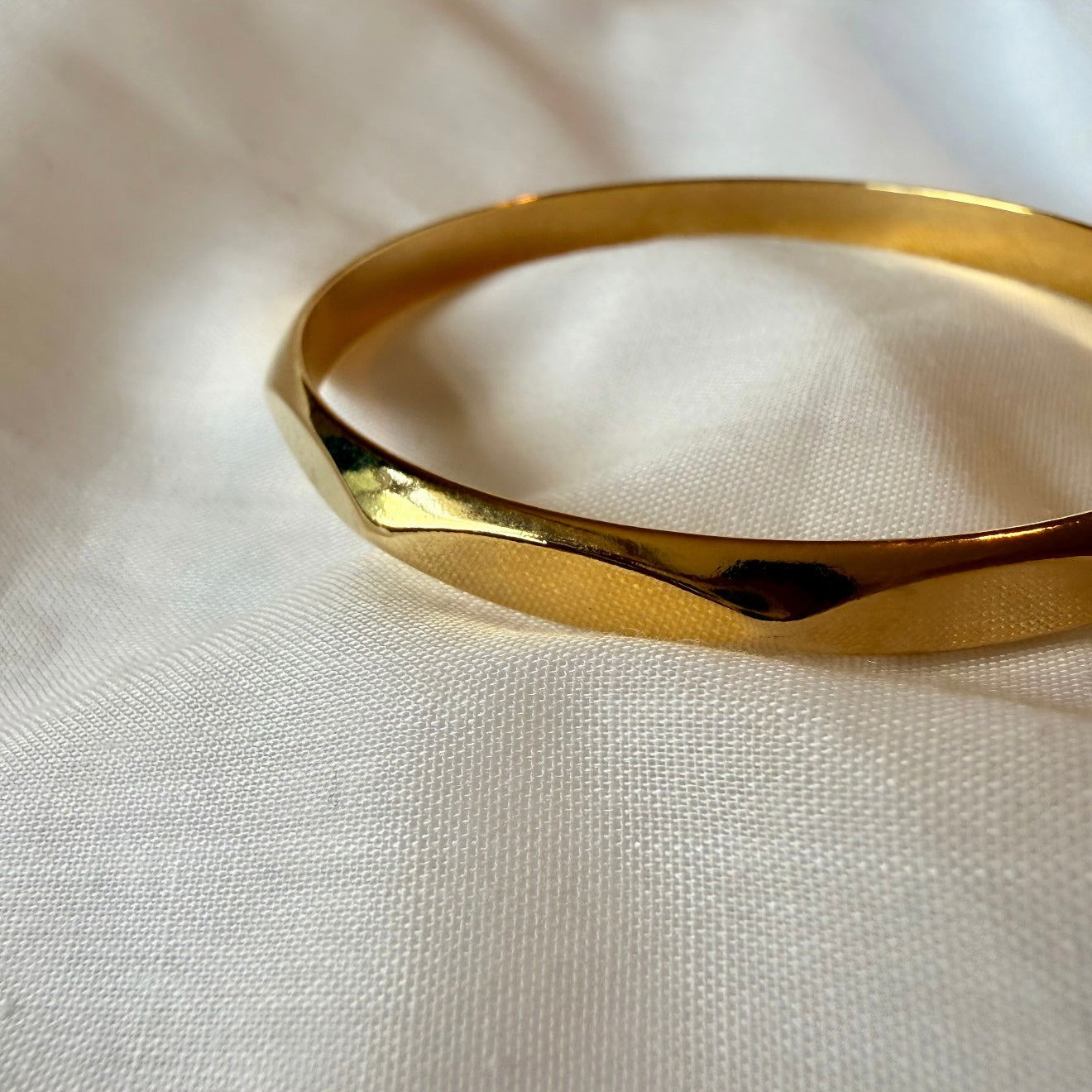 18ct Gold Bangle image 1