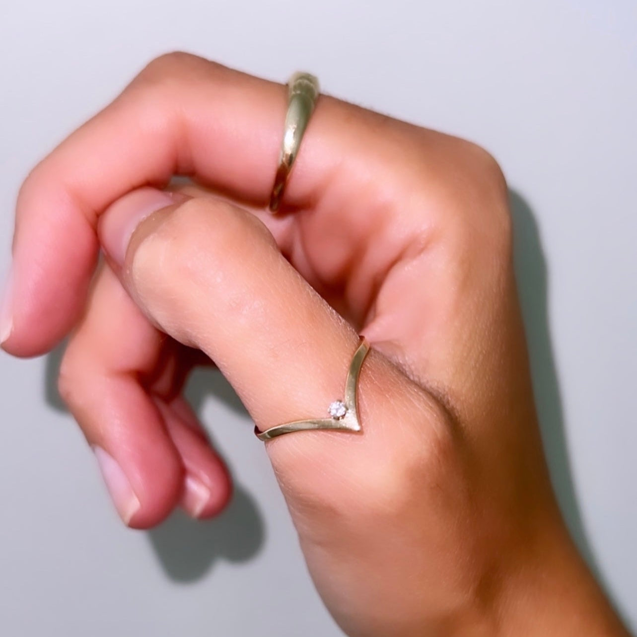 Vintage 9ct Gold Solitaire Diamond Wishbone ring image 0