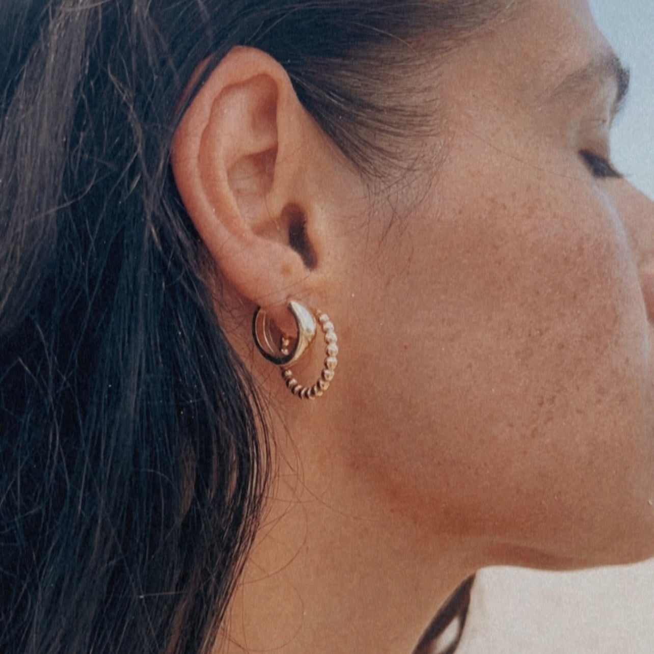 Chunky huggies (Yellow gold) image 2