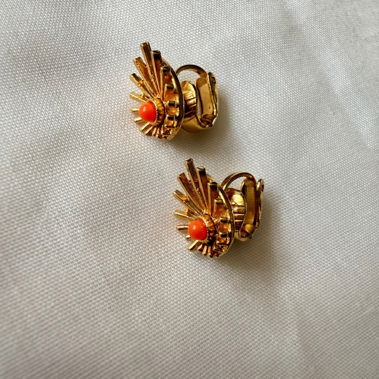 18ct gold Nova clip on earrings image 4