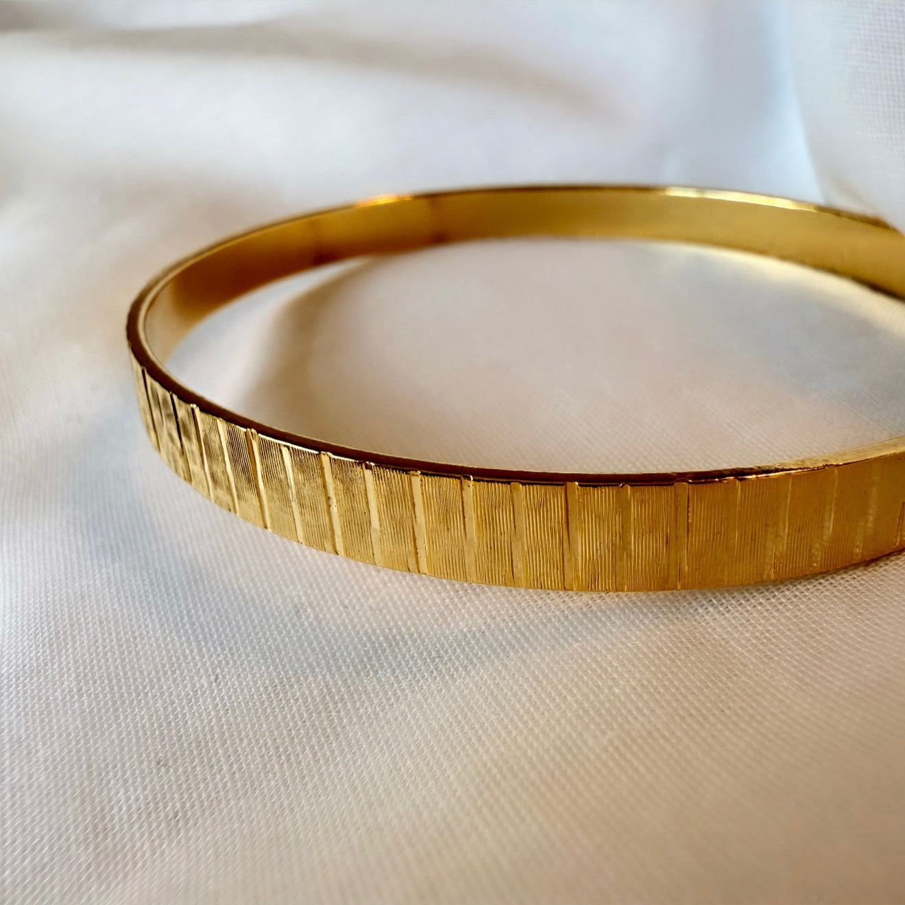 18ct Gold Bangle image 0