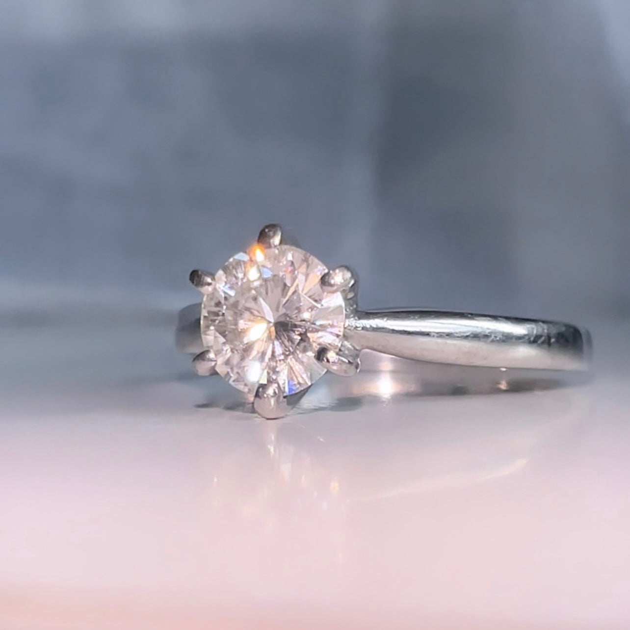 Vintage 18ct White Gold Moissanite Solitaire ring