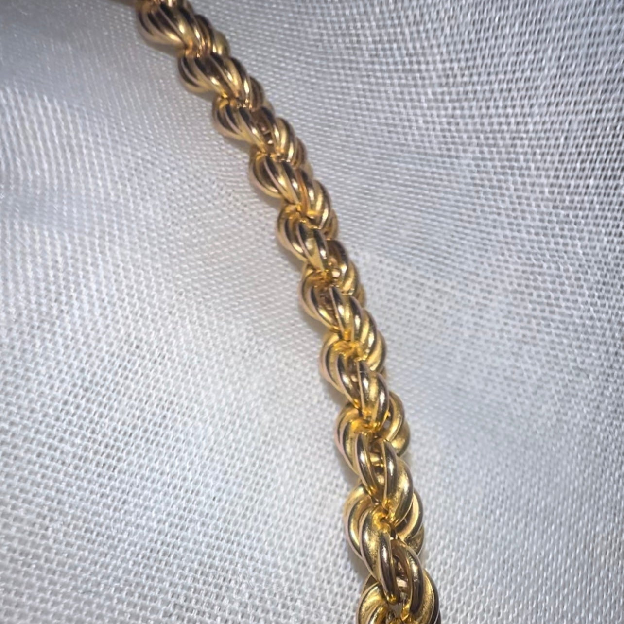 Vintage 9ct gold rope chain || image 2