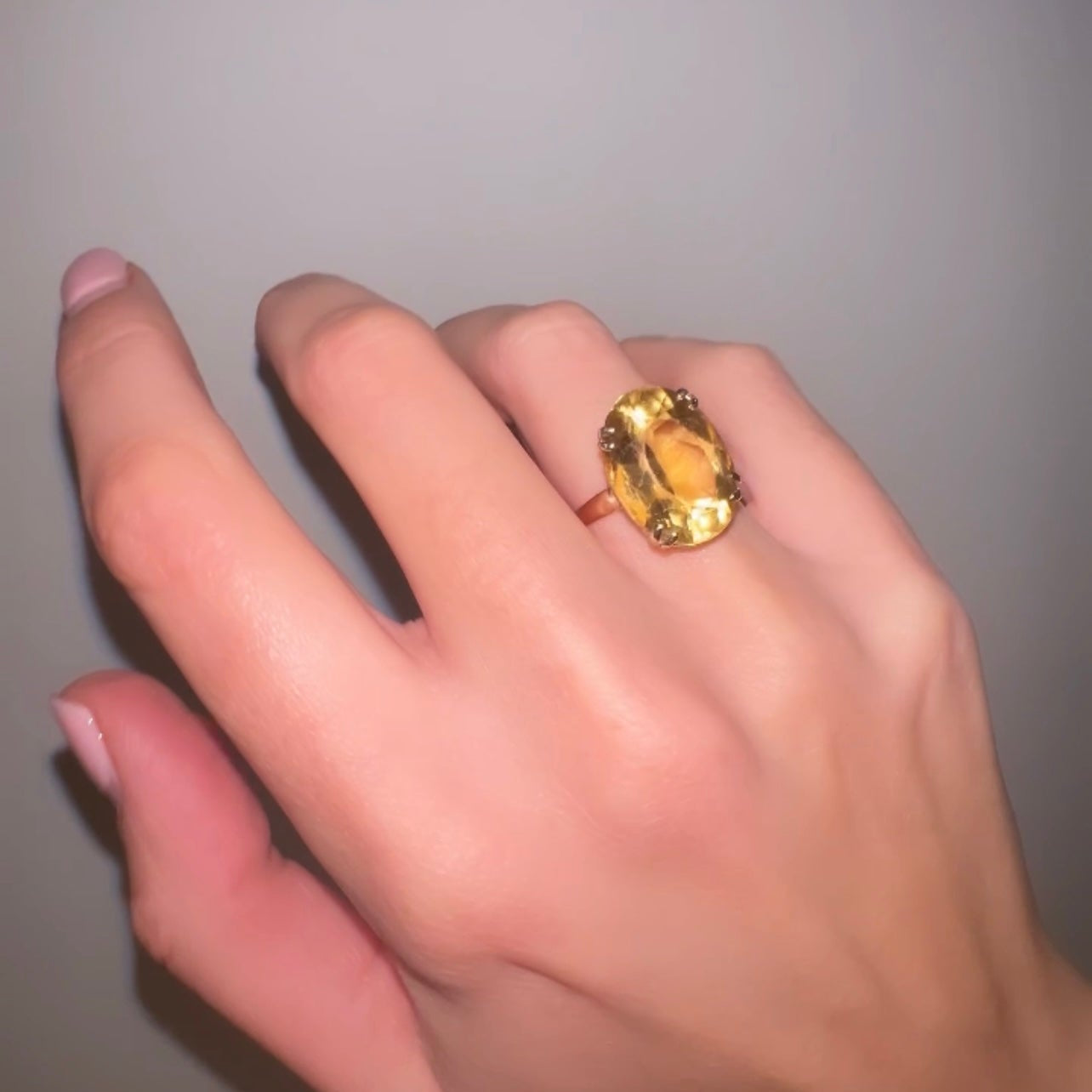 Vintage 9ct Gold Oval Citrine Ring image 0