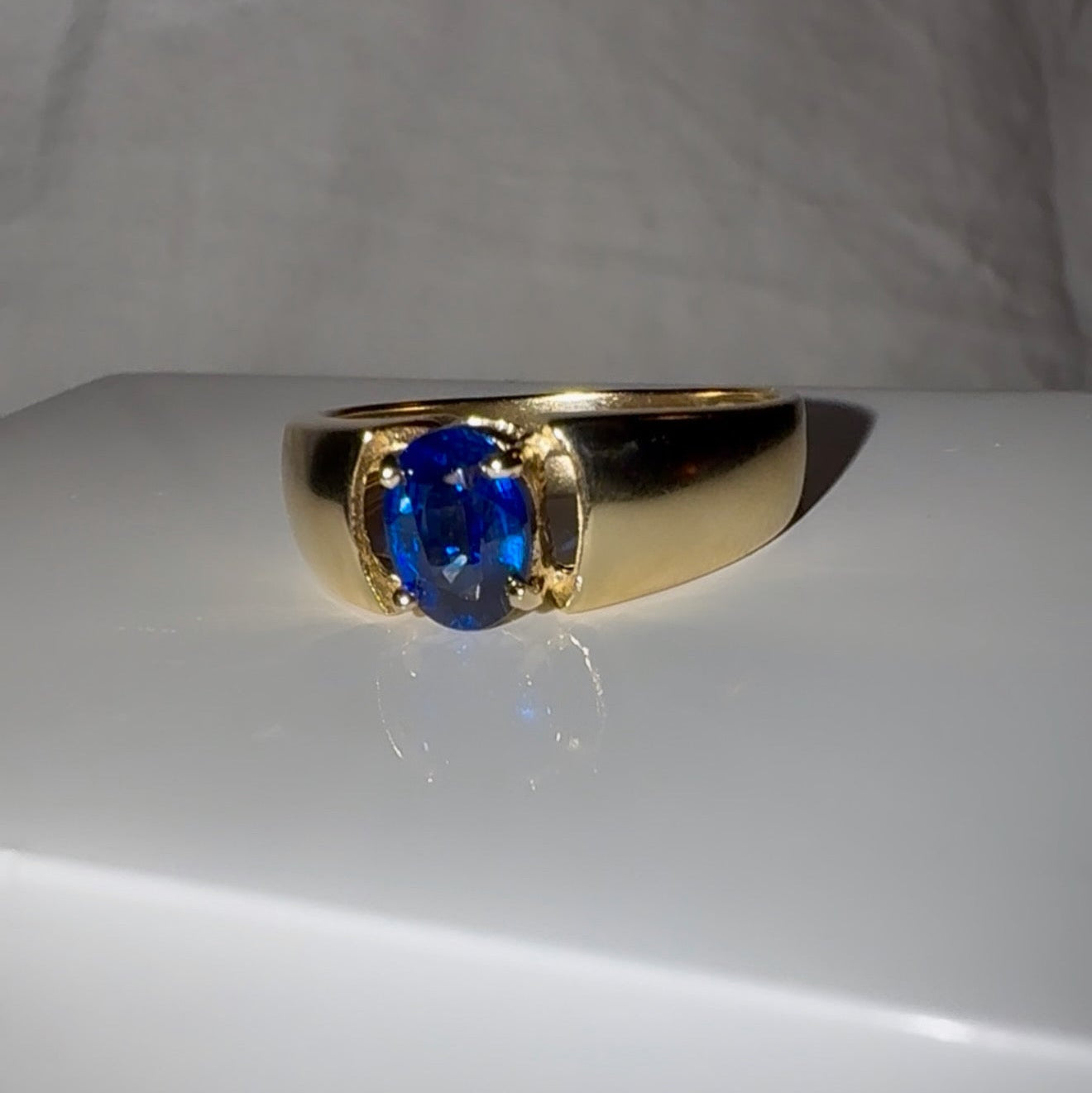 Vintage 9ct Gold Kyanite Ring