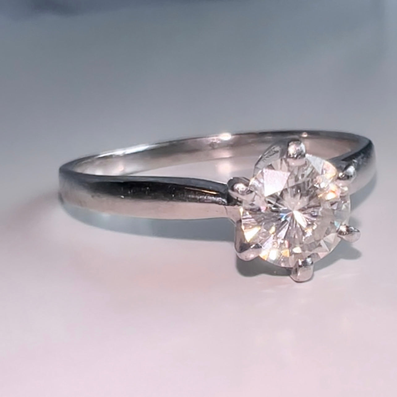 Vintage 18ct White Gold Moissanite Solitaire ring