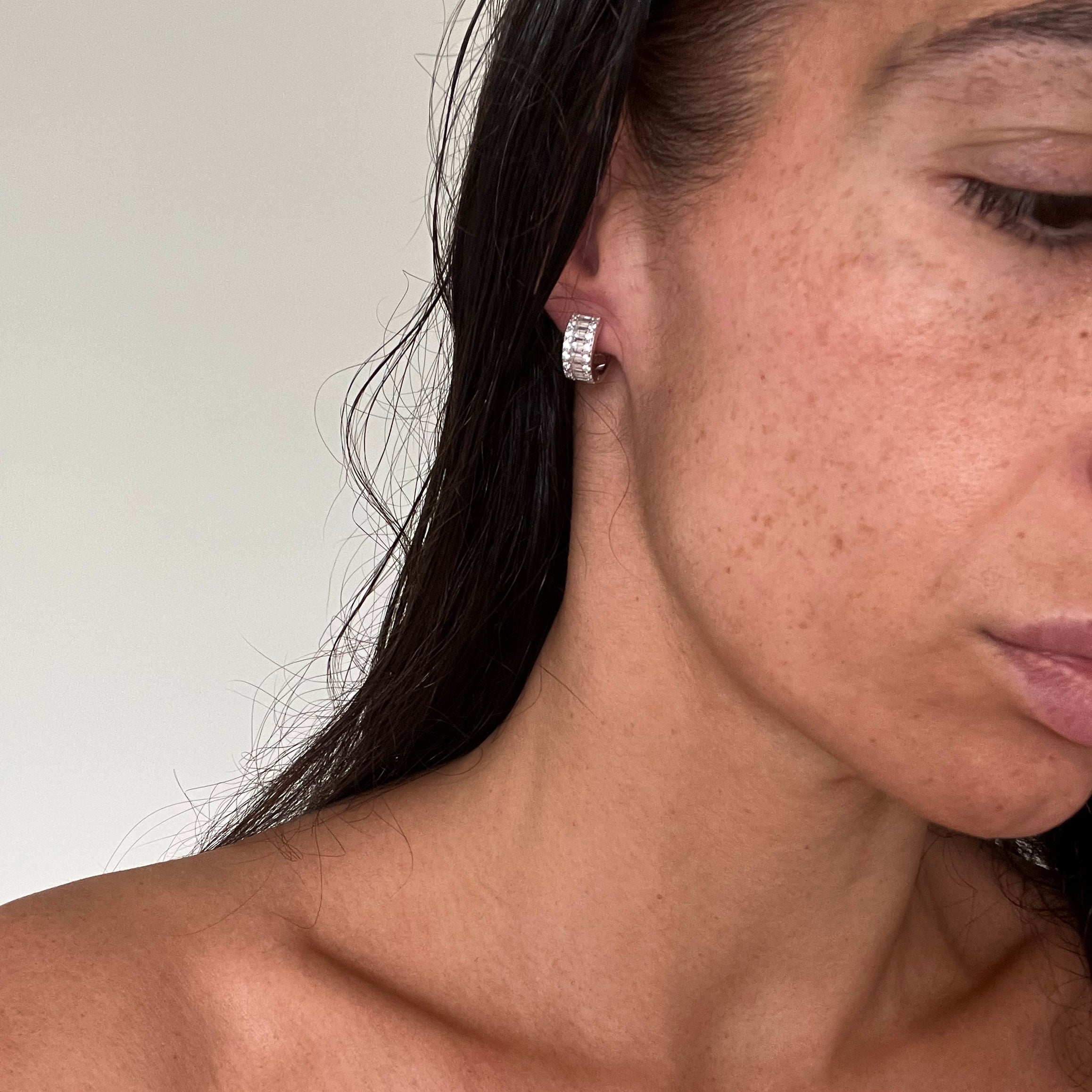 Silver Deco Huggies image 1