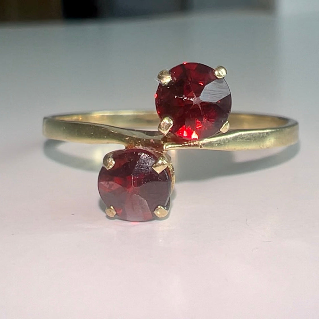 Vintage 9ct Gold Garnet Ring image 1