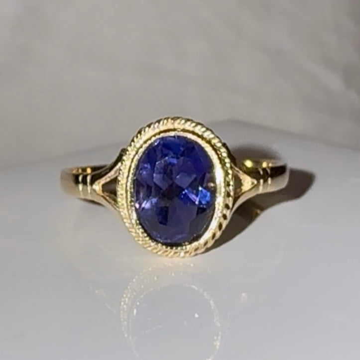 Vintage 9ct Gold Iolite Ring