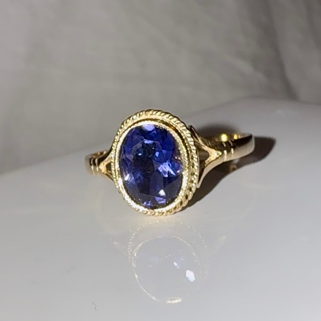 Vintage 9ct Gold Iolite Ring