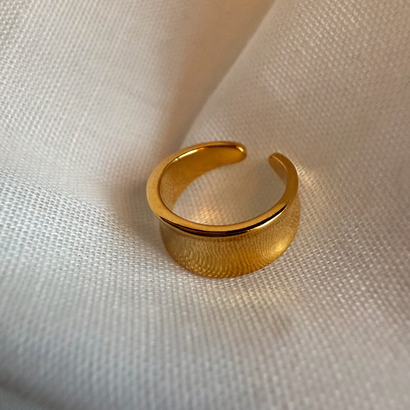 Arc 14ct Gold Plated Ear Cuff (sample)