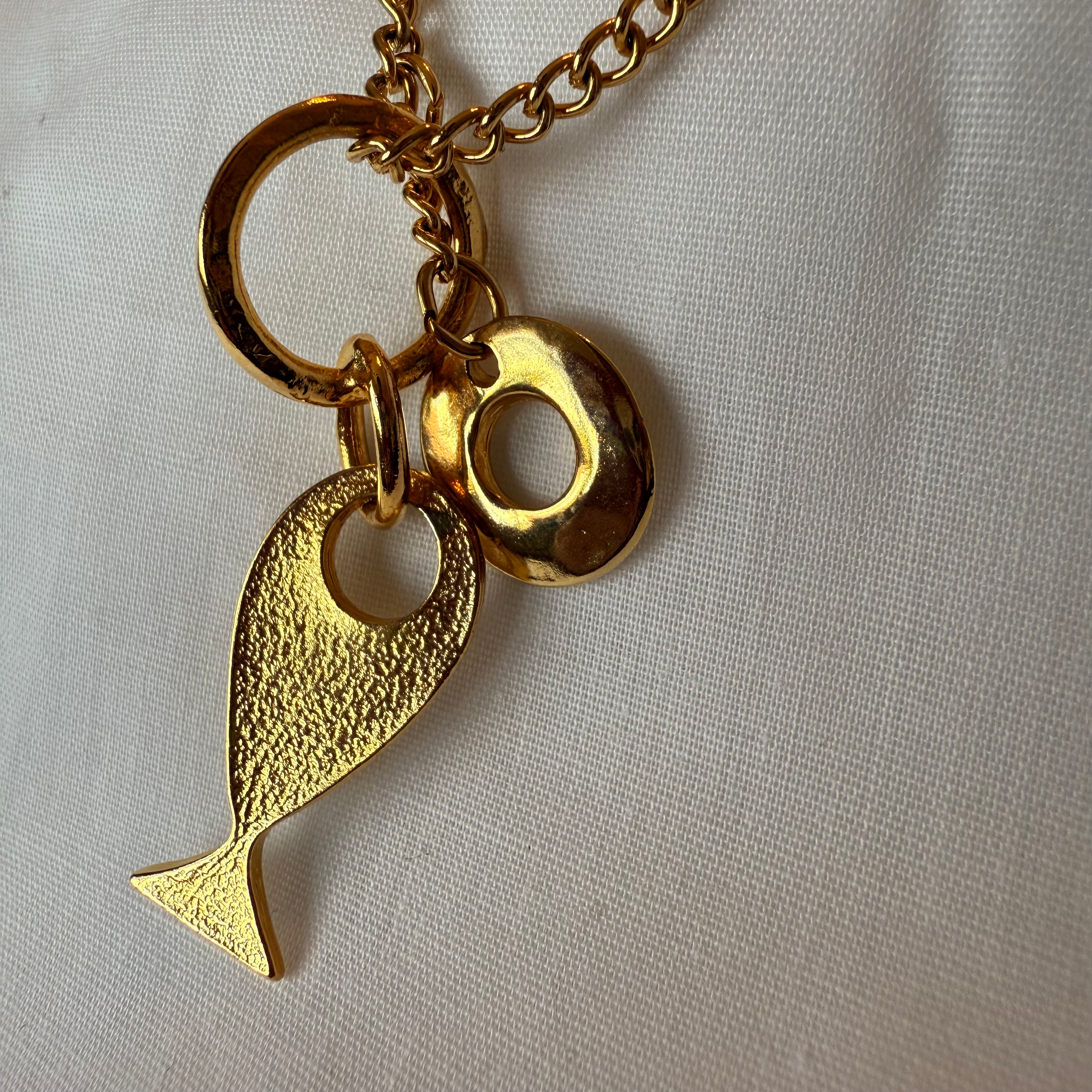 18ct gold plated Hula Lariat necklace with fish pendant image 6