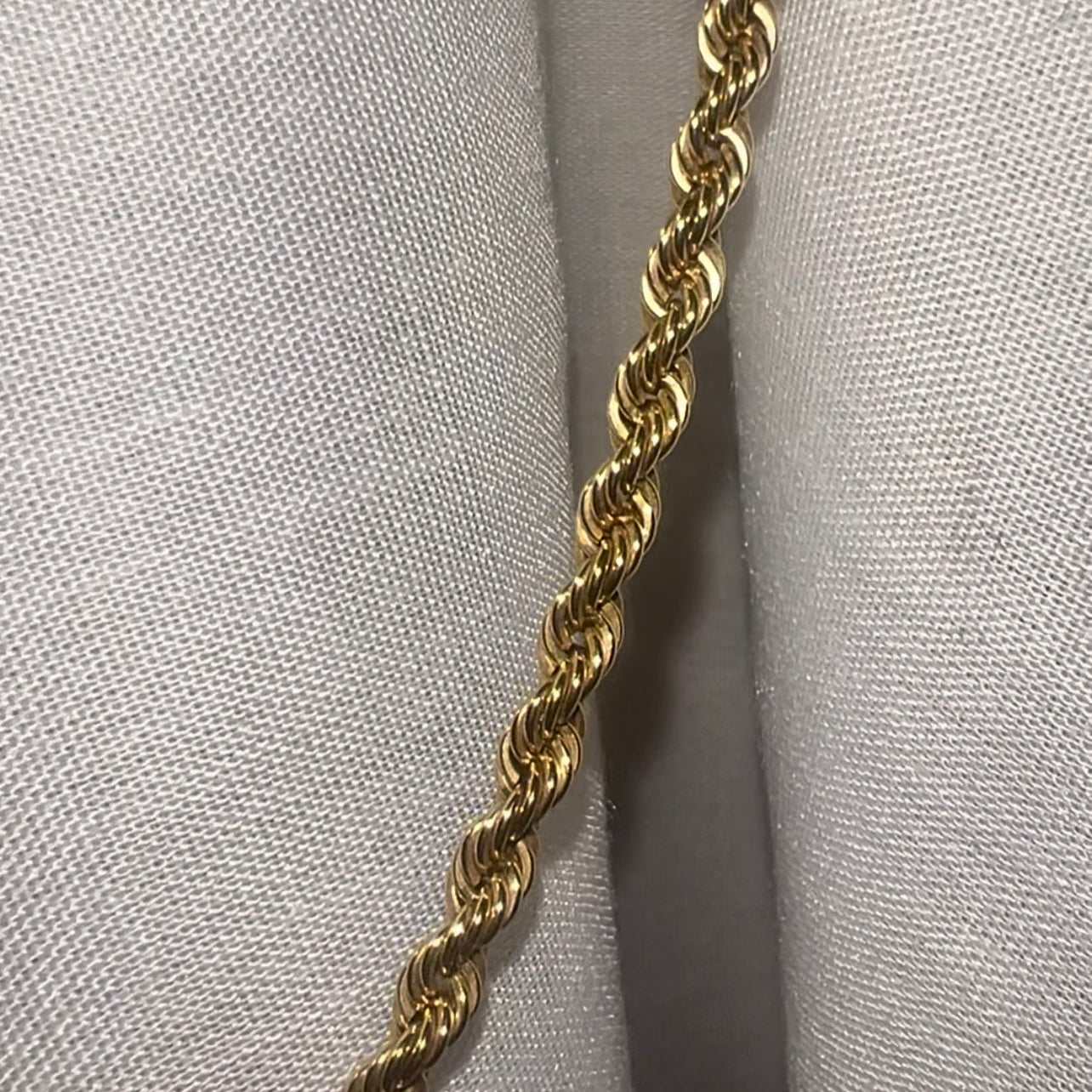 Vintage 9ct gold rope chain image 0