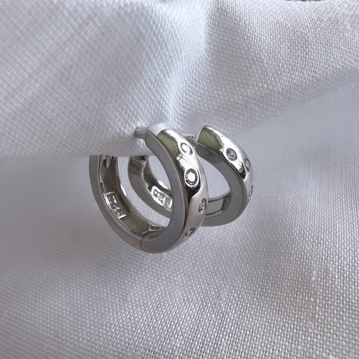 Silver Etoile Huggies image 1