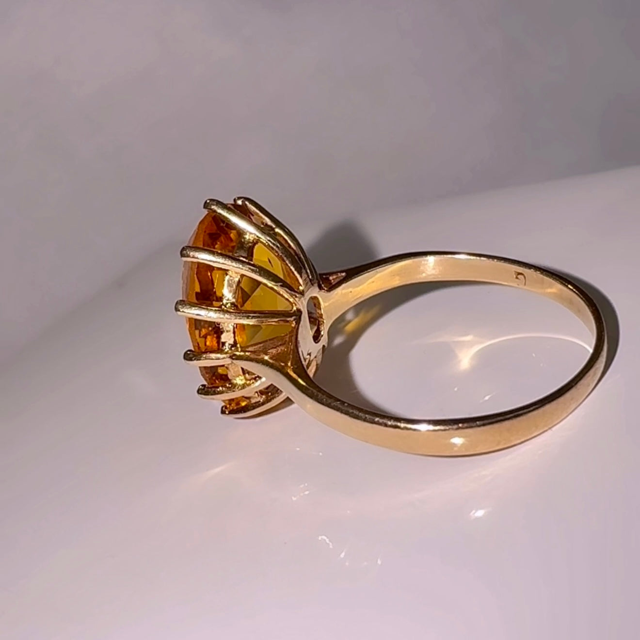 Vintage 9ct gold Oval Citrine ring image 4