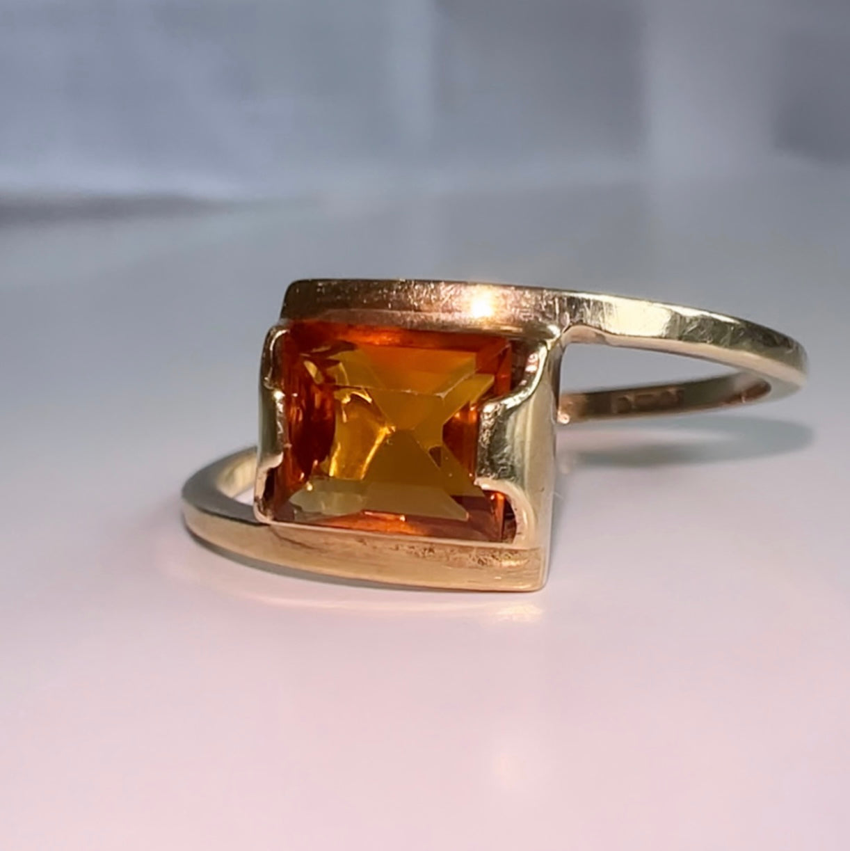 Vintage 9ct Yellow Gold Citrine ring image 0