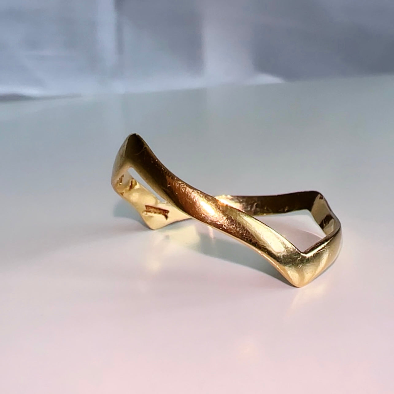Vintage 9ct Gold Double Wishbone ring image 1