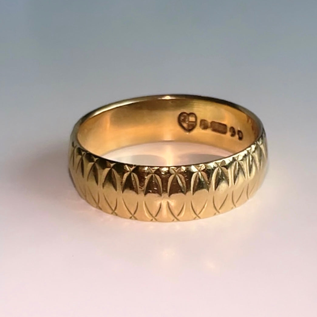Vintage 9ct Gold Patterned Cigar band image 1