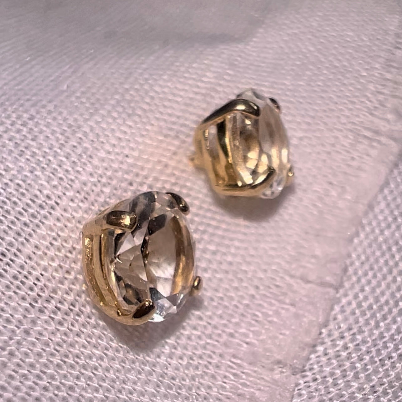 9ct gold white topaz studs image 5