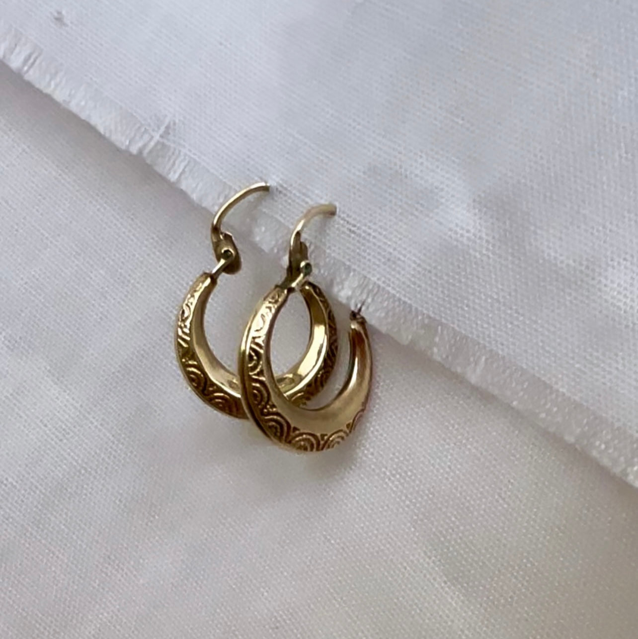 Vintage 9ct gold Creole hoops image 4