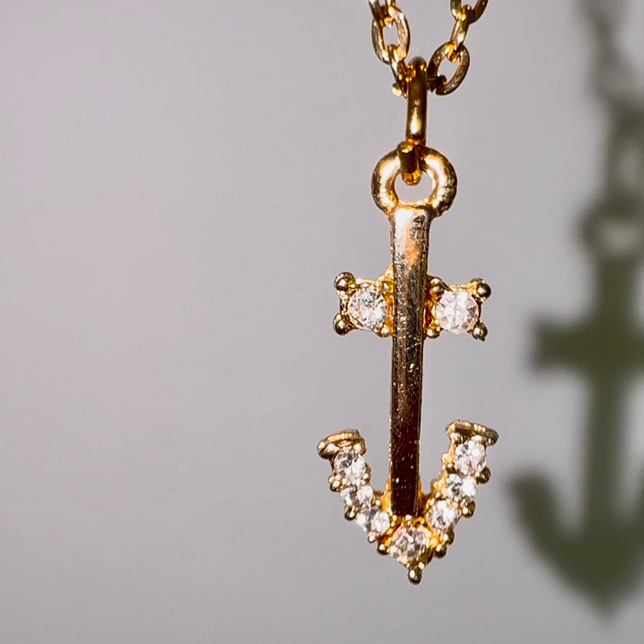 Vintage 18ct gold plated crystal arrow necklace image 2