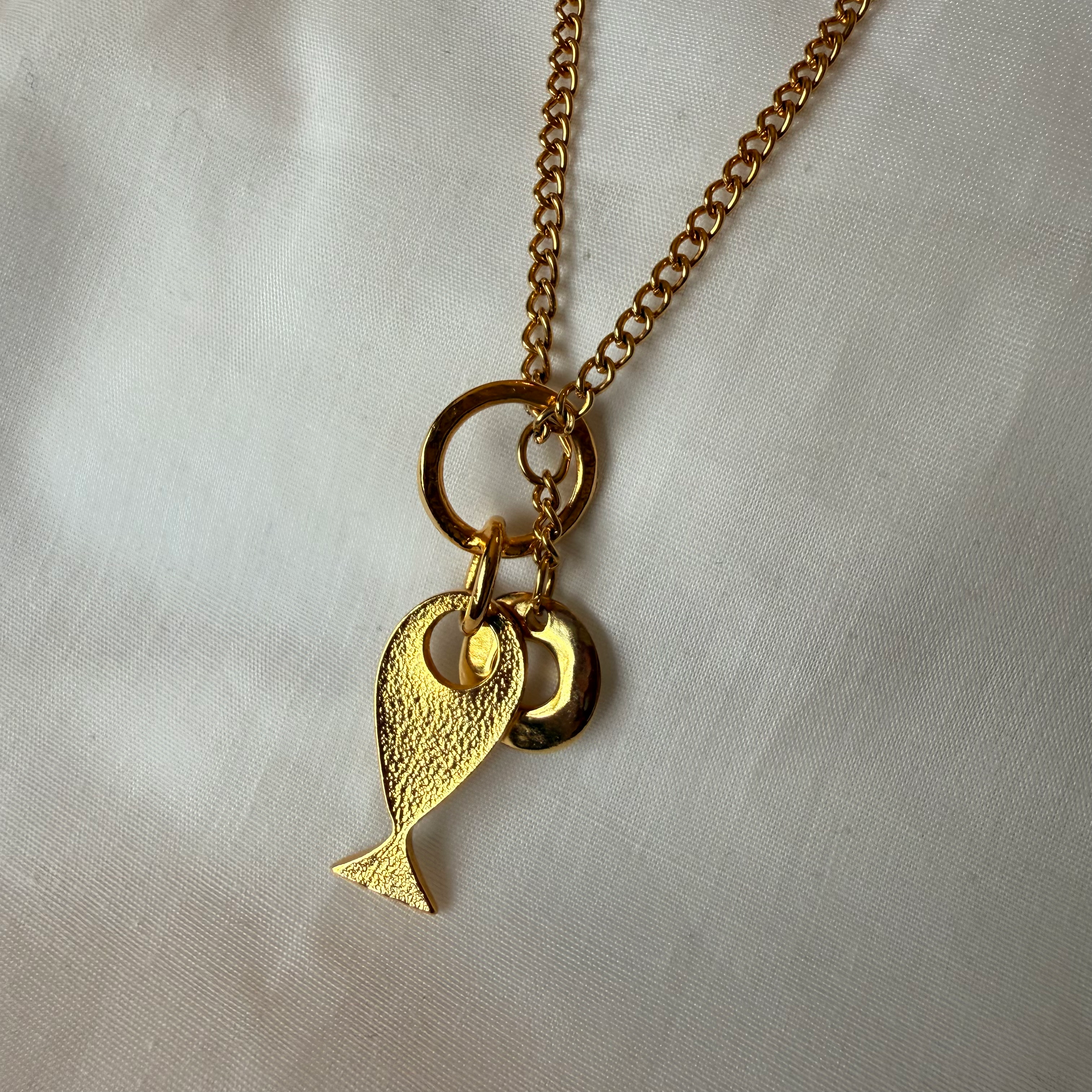 18ct gold plated Hula Lariat necklace with fish pendant image 8