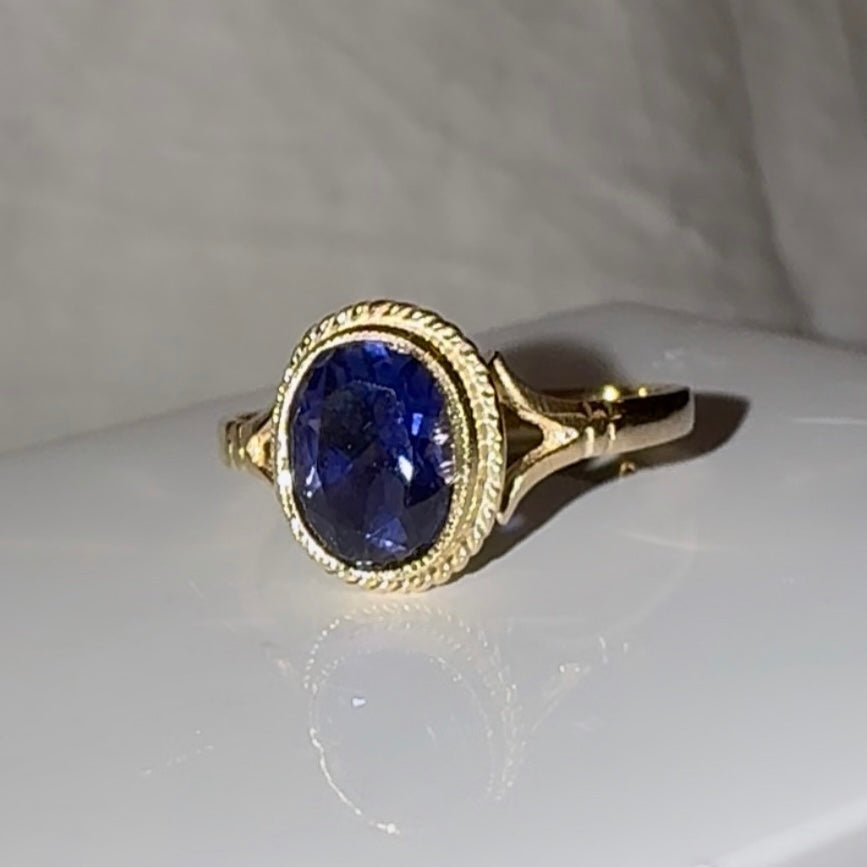 Vintage 9ct Gold Iolite Ring