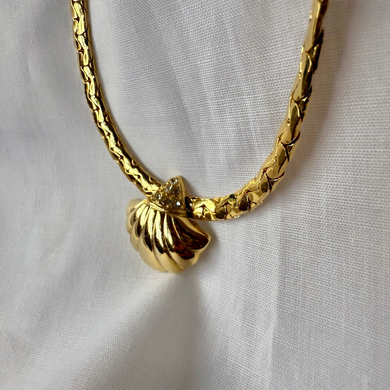 18ct gold plated Shell necklace collar image 0