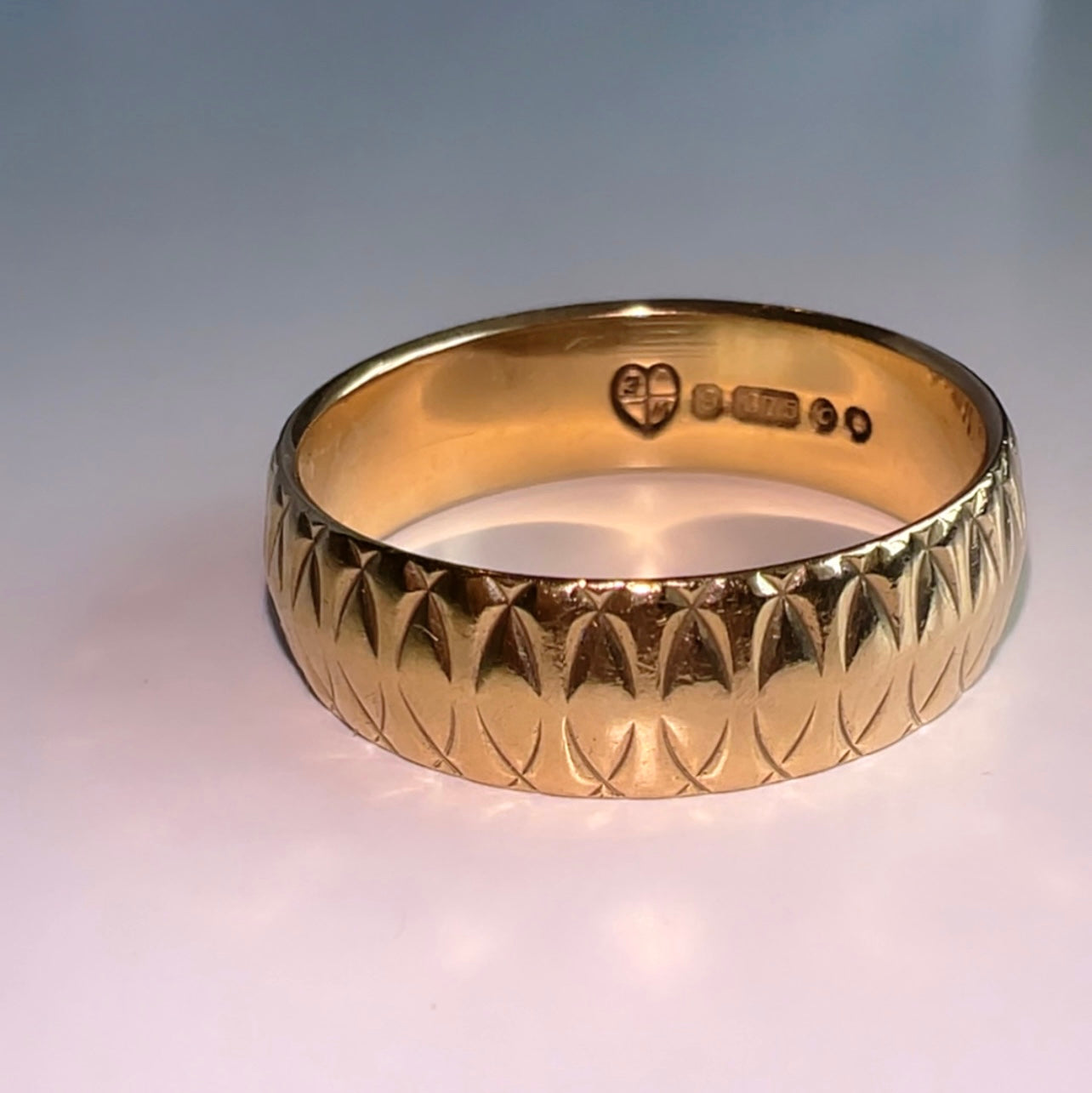 Vintage 9ct Gold Patterned Cigar band image 2