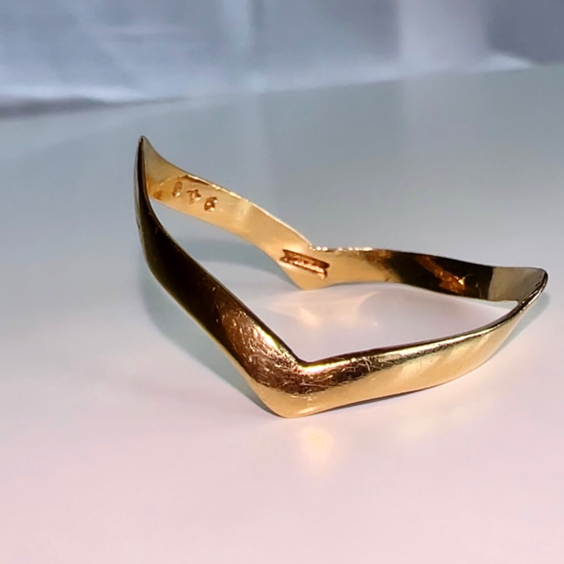 Vintage 9ct Gold Double Wishbone ring image 2