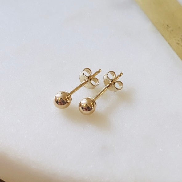 Tiny studs image 0