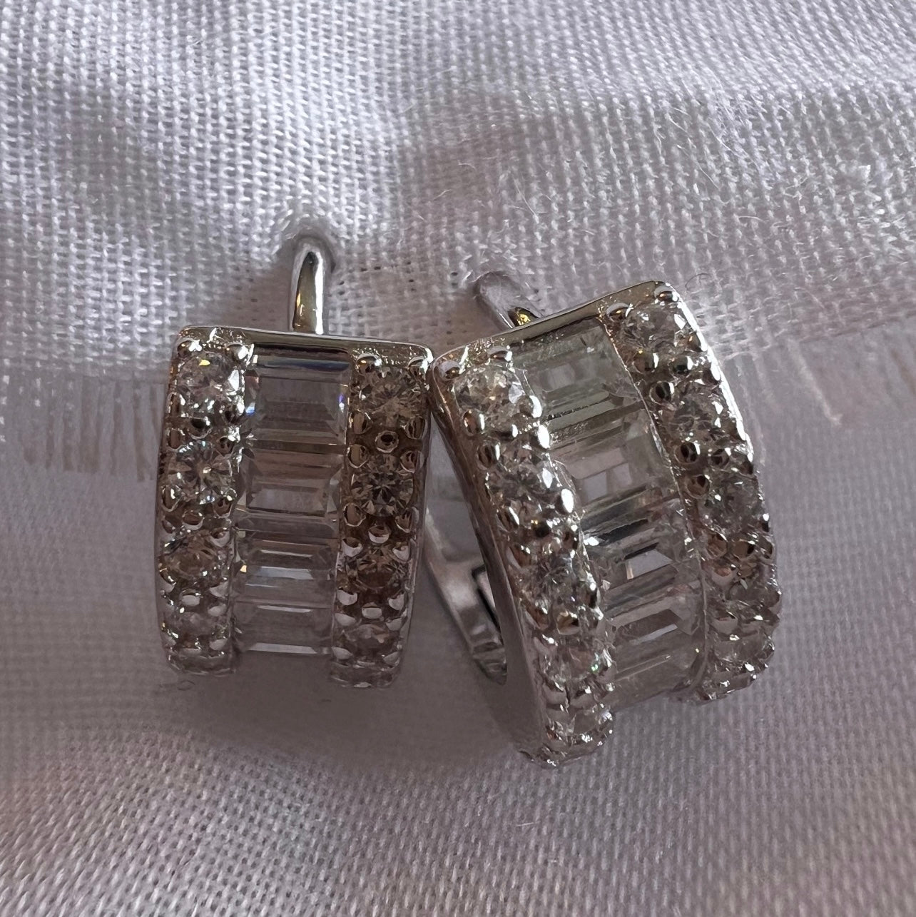 Silver Deco Huggies image 0