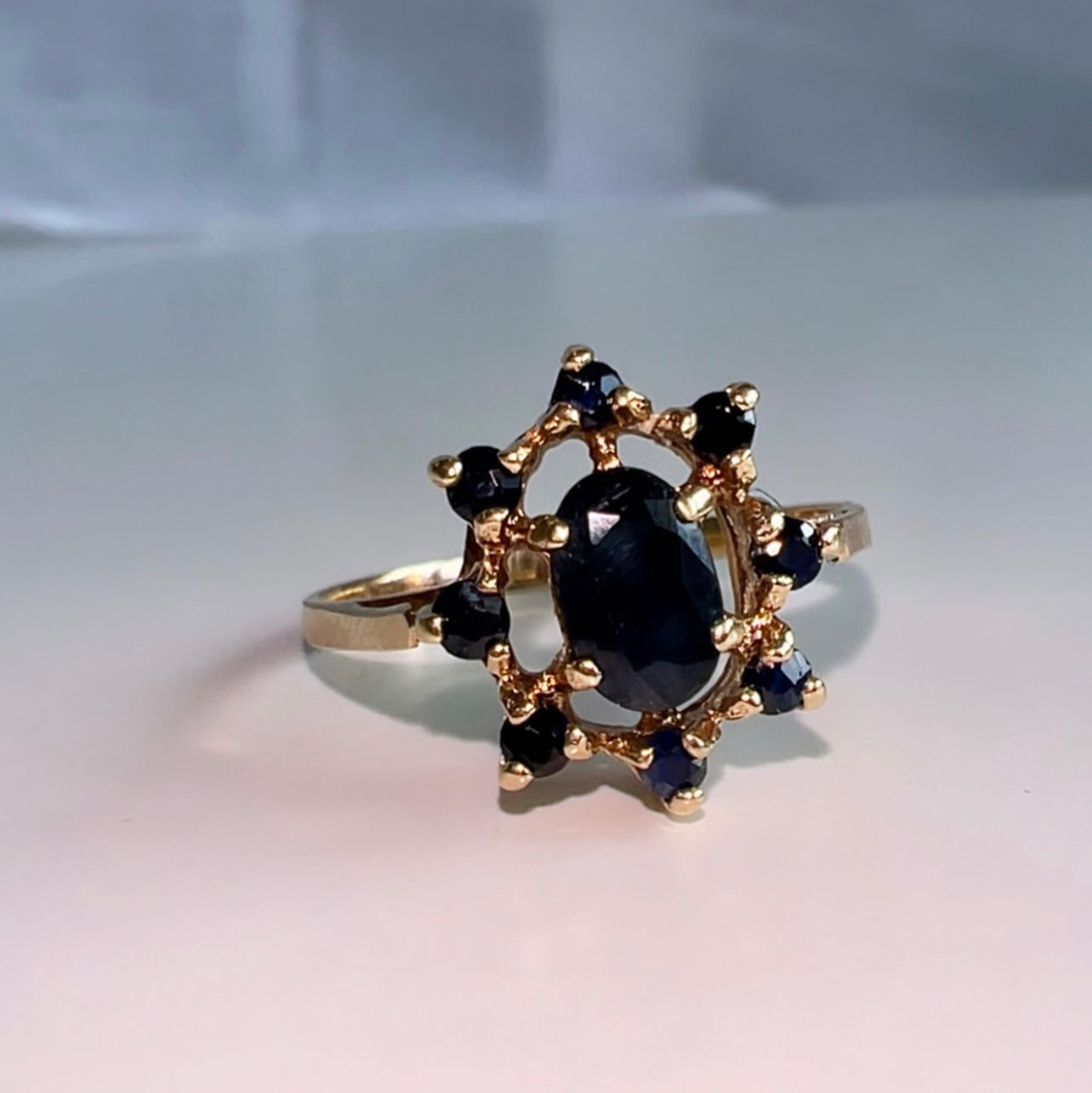 Vintage 9ct Gold Sapphire Cluster Ring image 3
