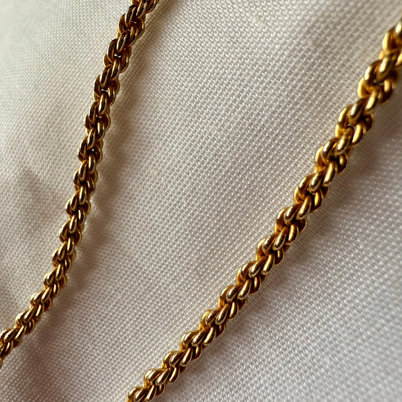 18ct gold plated locket necklace image 3