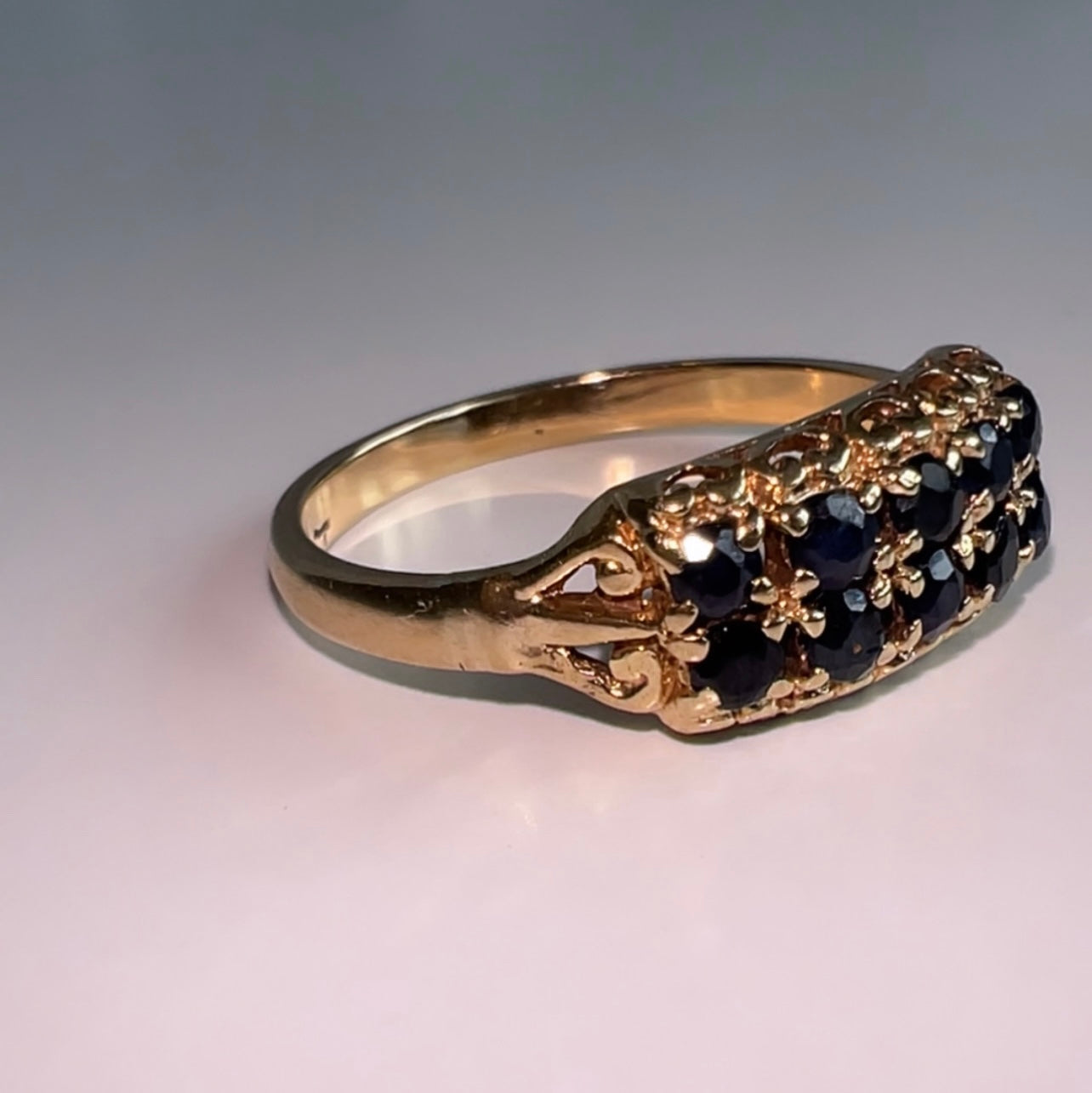 Vintage 9ct Gold Sapphire Cluster ring image 3