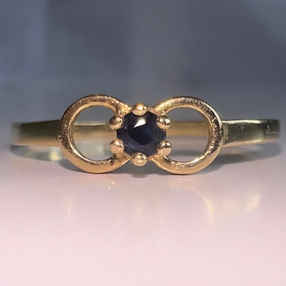 Vintage 9ct Gold Sapphire Ring image 0