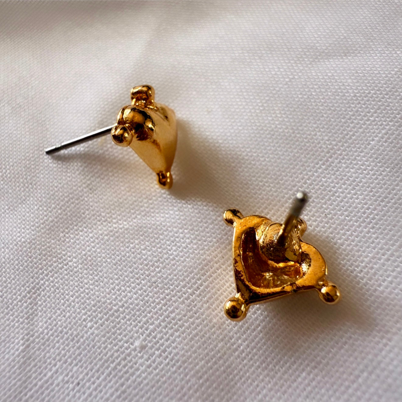 18ct gold plated Sacred Heart Studs image 6