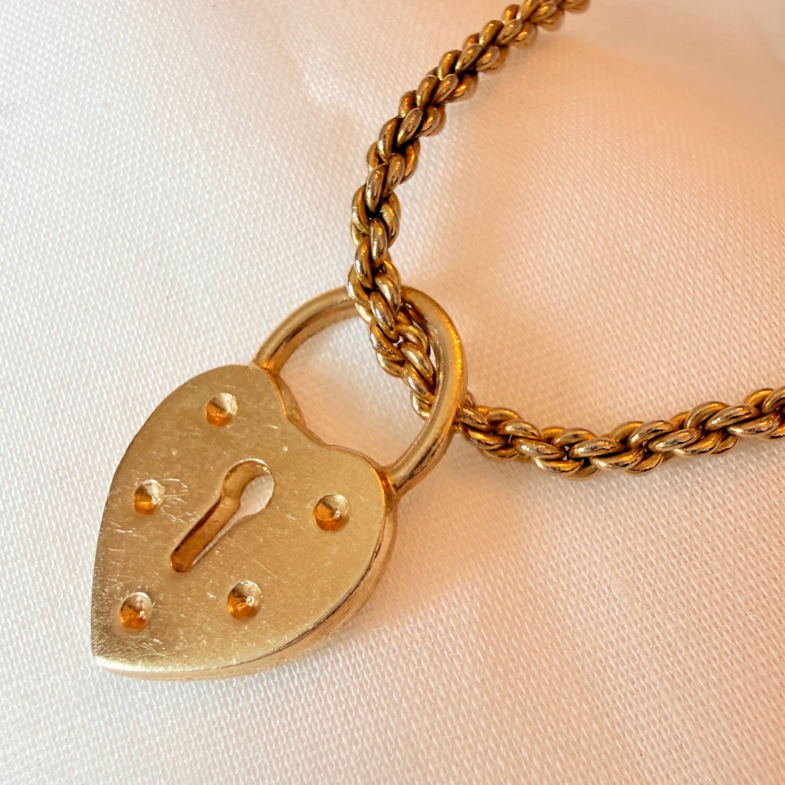 Vintage 18ct gold plated locket necklace
