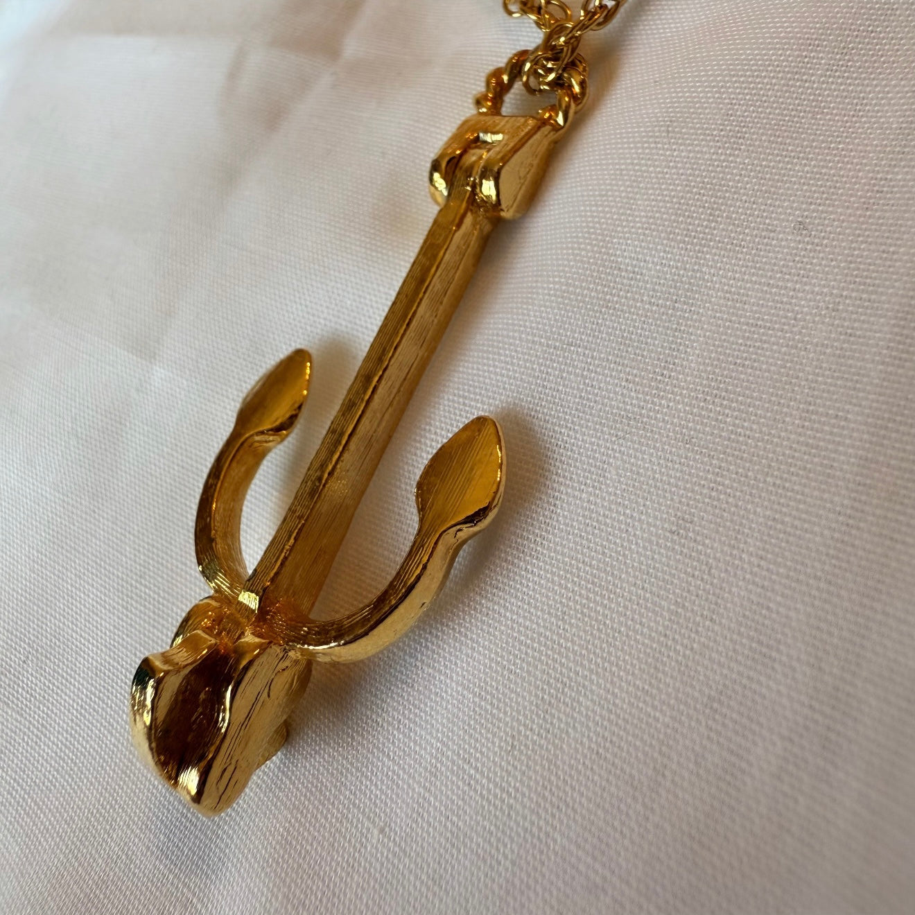 18ct gold Anchor necklace  image 3