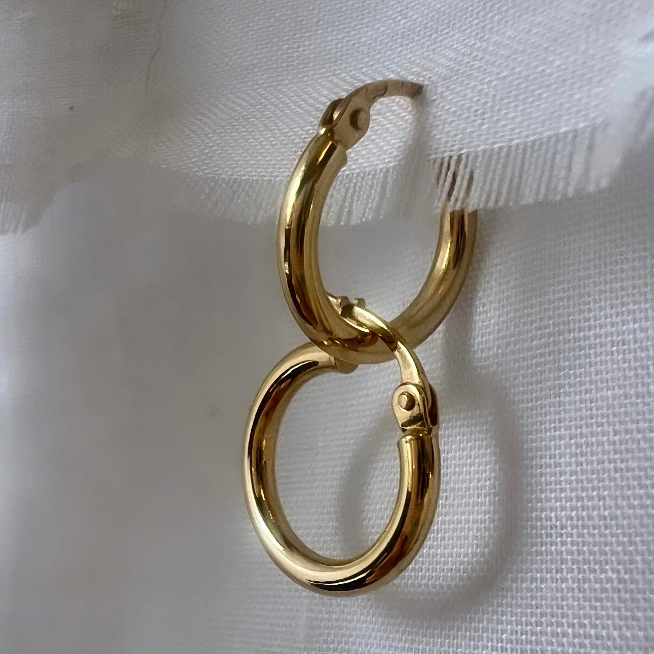 14ct gold hoops image 2