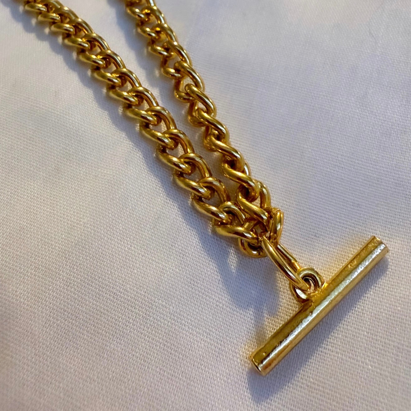 Vintage 18ct gold T-bar Cuban chain image 0