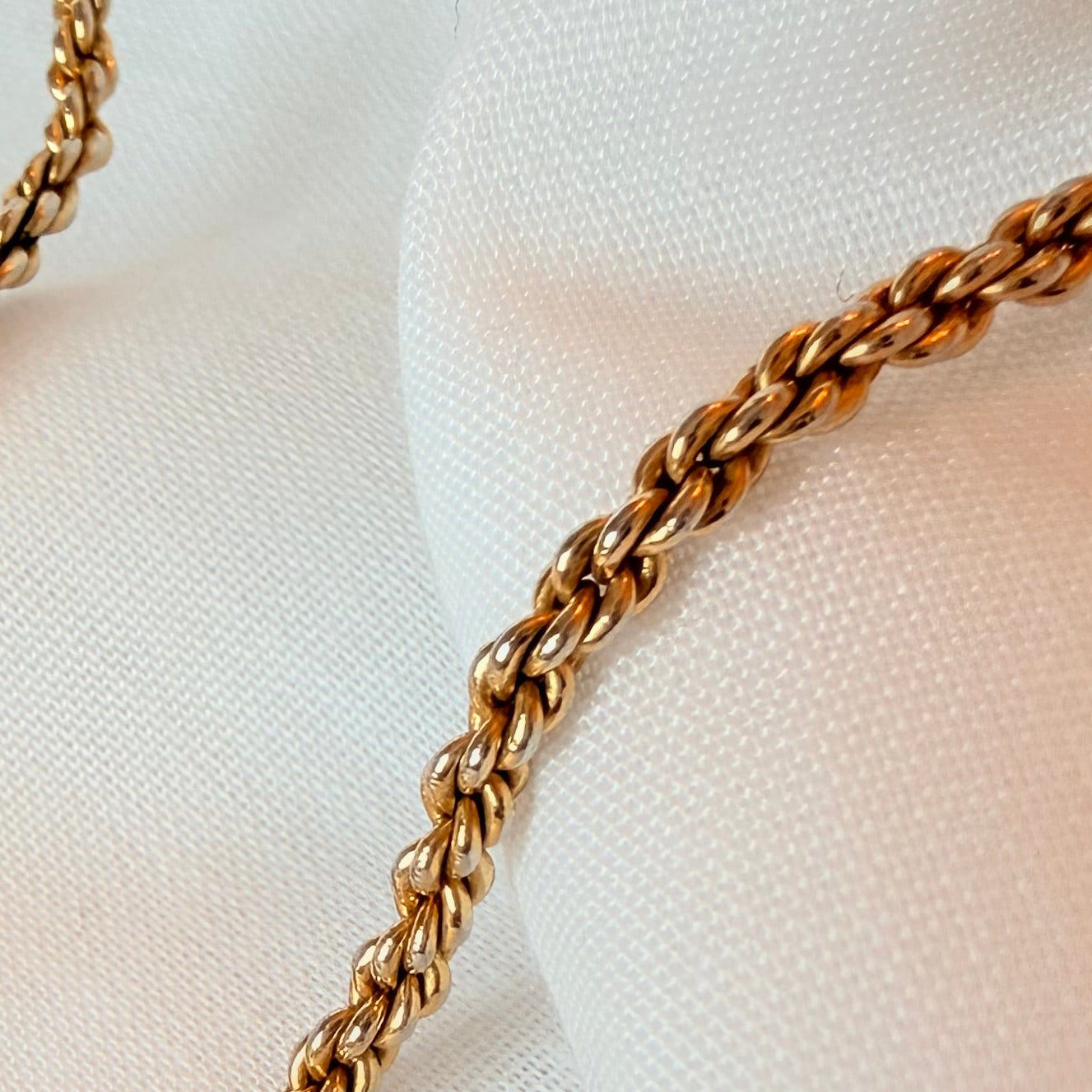 Vintage 18ct gold plated locket necklace