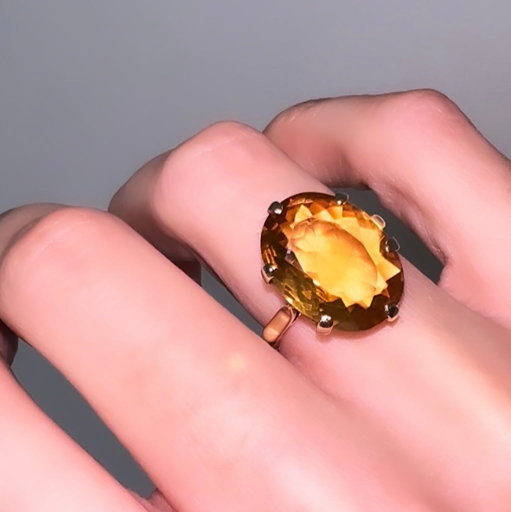 Vintage 9ct Gold Oval Citrine Ring image 2