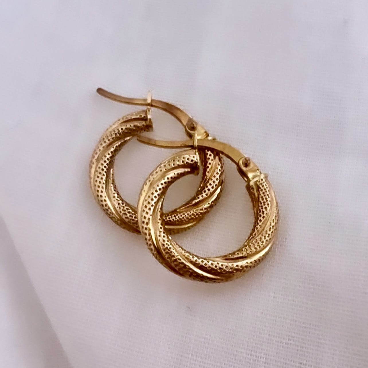 Vintage 9ct gold hoops  image 0