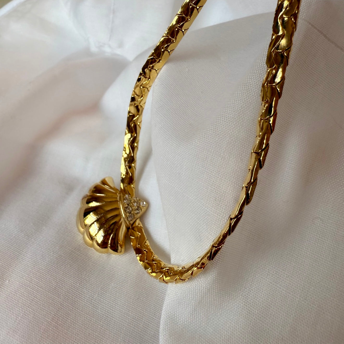 18ct gold plated Shell necklace collar image 6